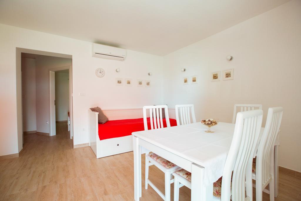 Apartments Irina Ičići Εξωτερικό φωτογραφία